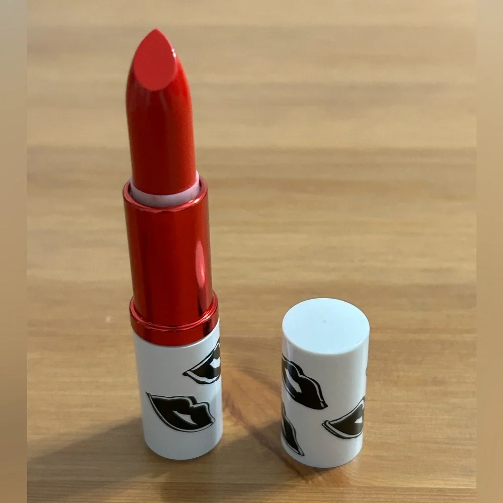 Smashbox lipstick Be Legendary get fired red